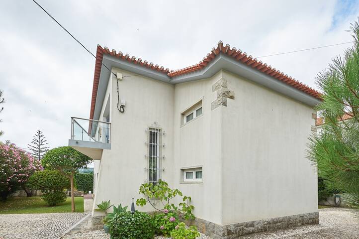 Beautiful family Villa with a pool gallery image 3