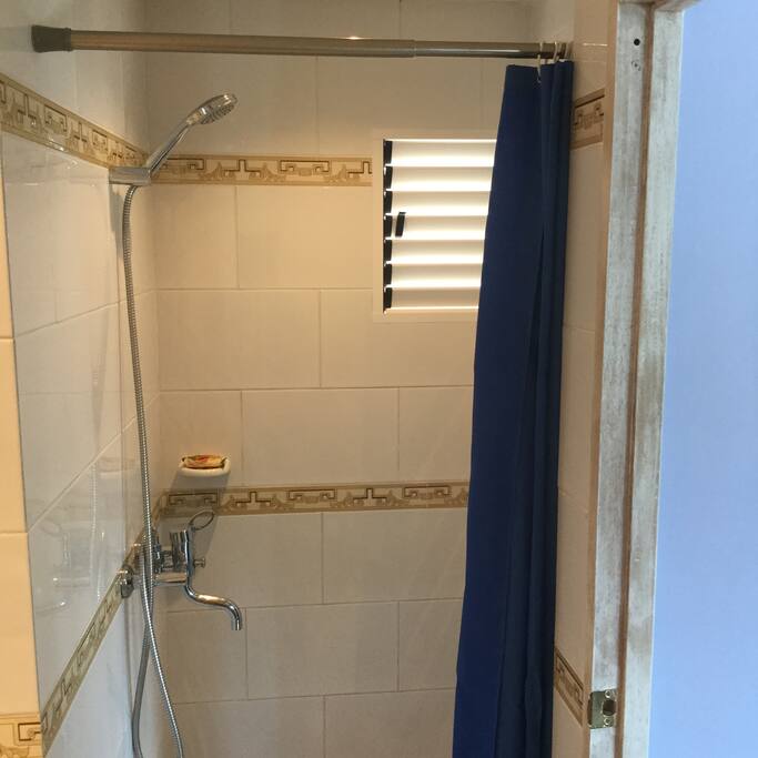 Deluxe Double Suite - Shower