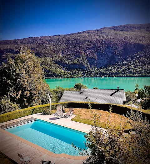 Family home 150 m2 with pool and lake view