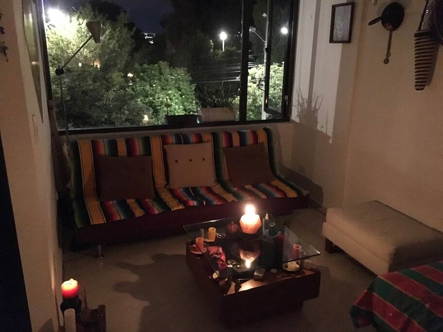 Vista de noche de la sala