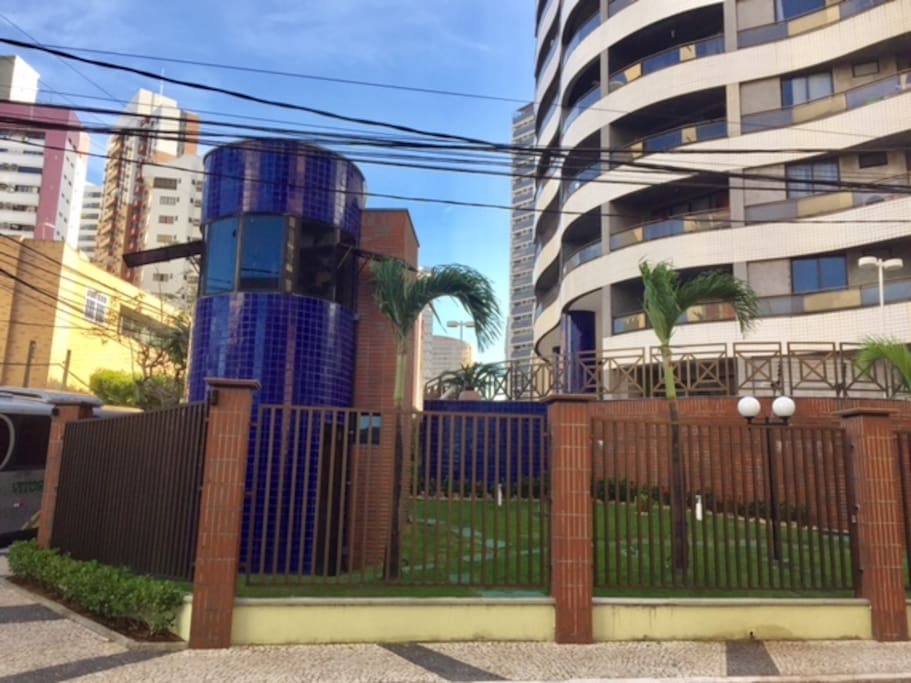 Vista lateral do prédio (Guarita)