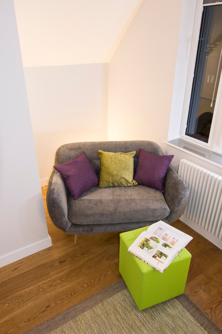 Family Room In Guest Suite With Private Bathroom - Exeter