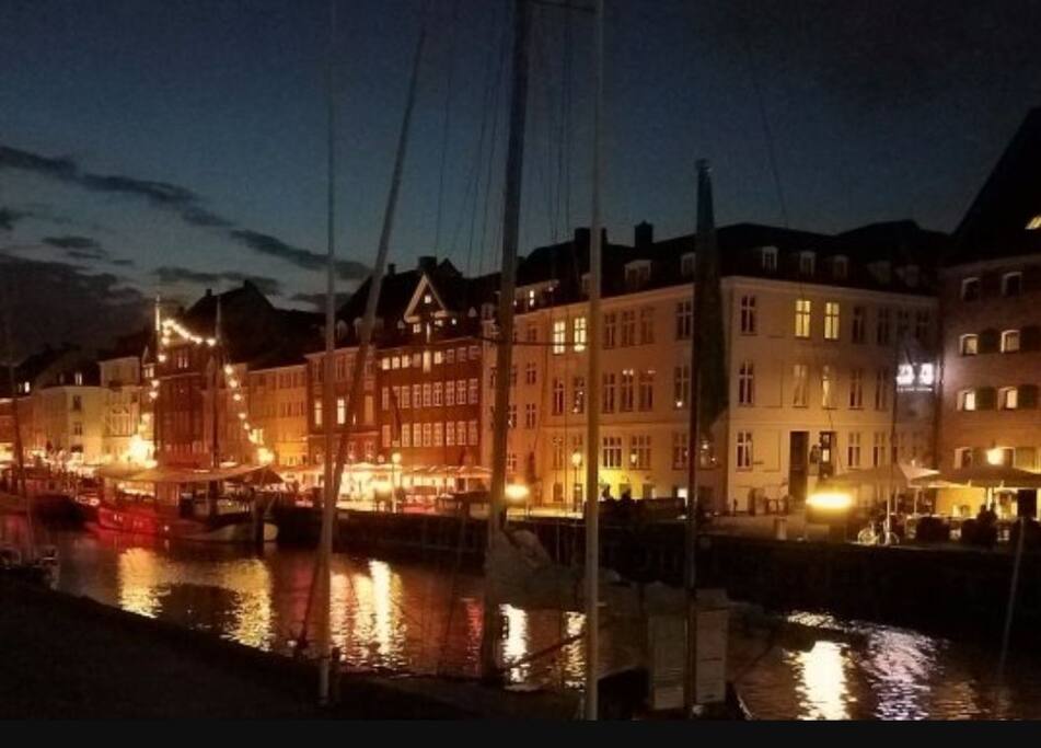Nyhavn at night ... so romantic