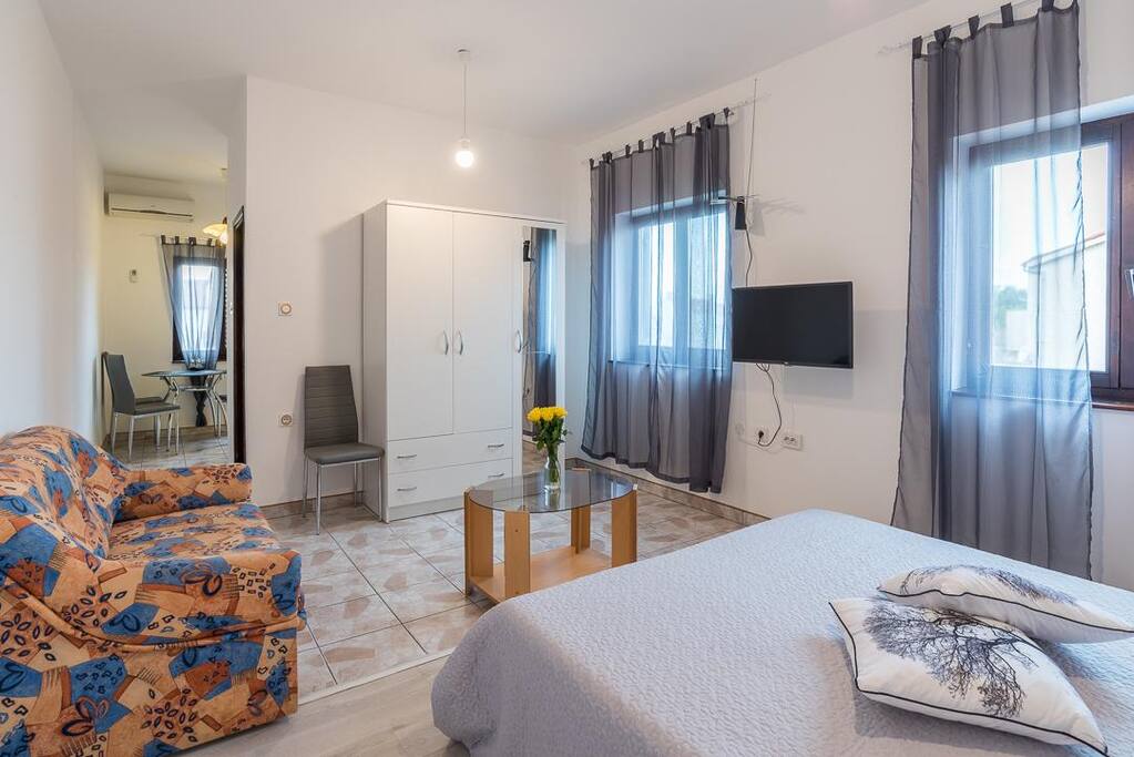 Living room, Surface: 8 m²
