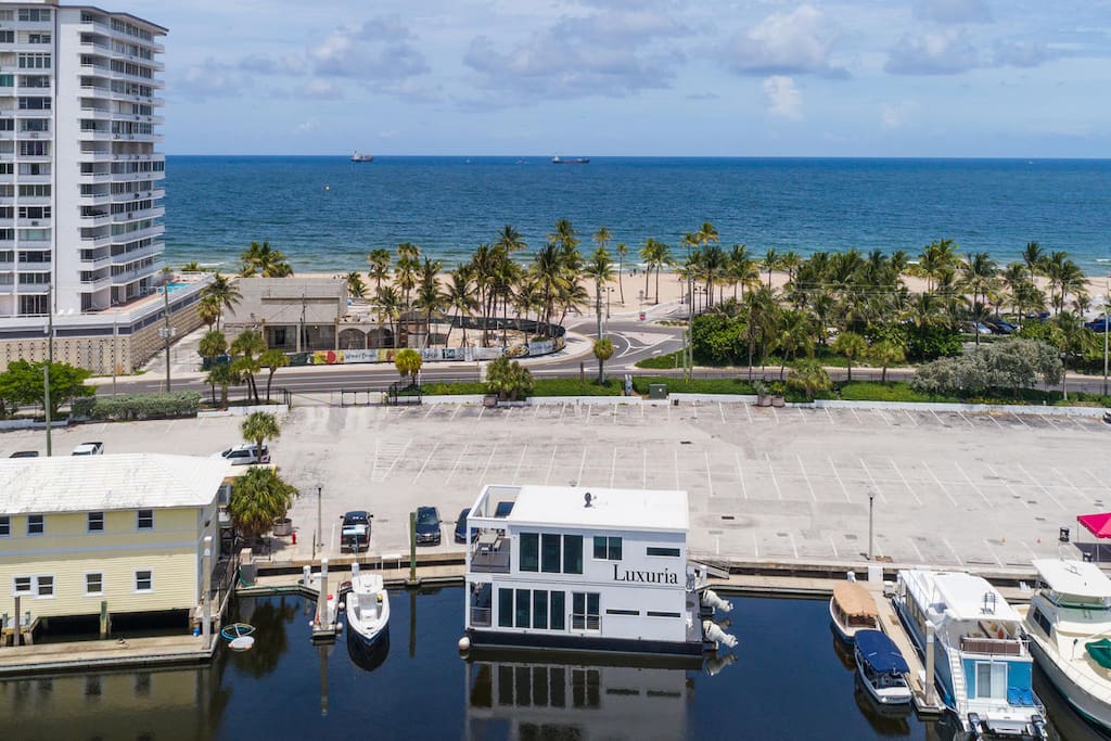 Walking distance to Fort Lauderdale Beach