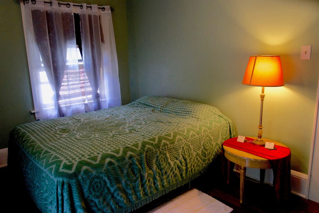 Brand new mattress! Warm lighting.