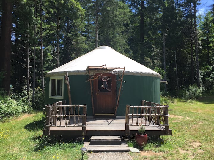 Forest Farm YURT with Sauna and Treehouse