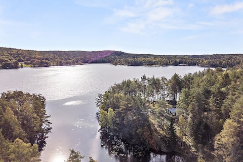 Private lakeside cabin, 30 min from Gothenburg!
