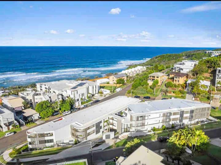 First Bay Beach Apartment 3 Bedrooms Apartments for Rent in Coolum Beach, Queensland
