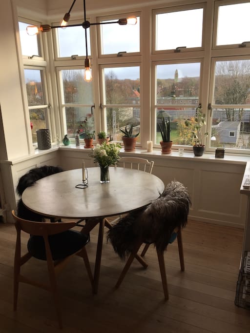 Nice dinning table with a view over the forrest