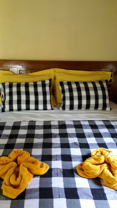 Queen size bed in place: perfect for solo travellers; more than comfortable for couples.
Sweet & sunny dreams!
Selamat tidur!