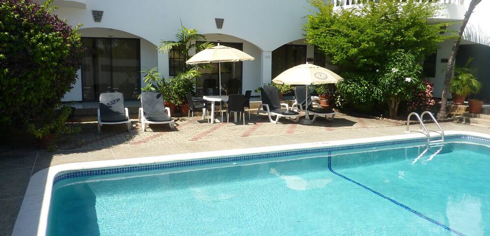 The Hummingbird,cosy Bed andBreakfast