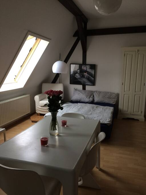 Zusammenklappbares Bett erweiterte Perspektive