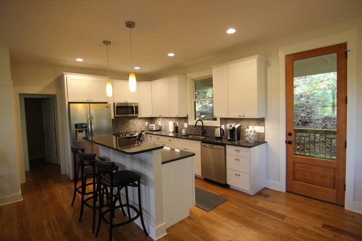 The Snookmore ~ Front Porch Views w/ Hot Tub gallery image 4