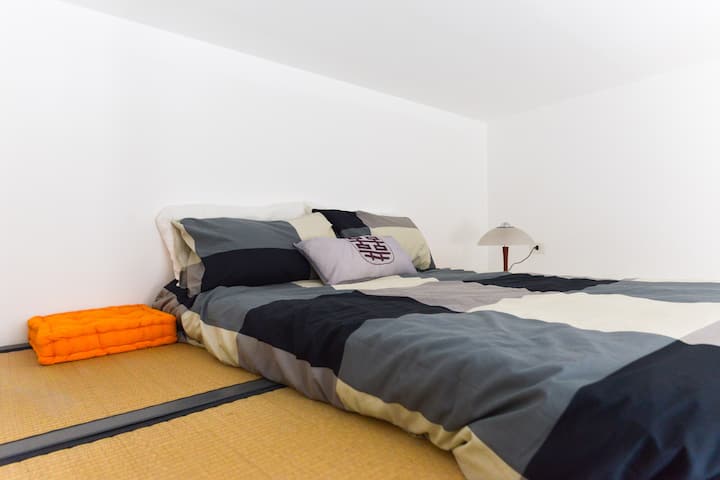 Loft me krevat dopio "queen" në futon