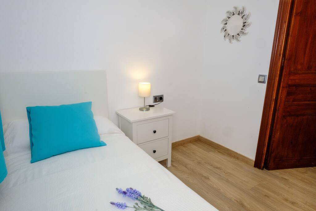 Room Beed 90*200cm
