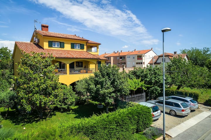 Cozy apartment in Fazana near the beach
