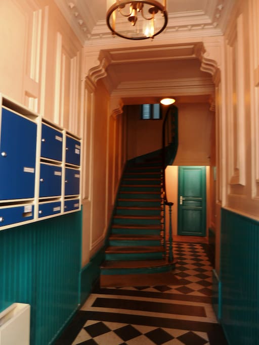 L'entrée de l'immeuble