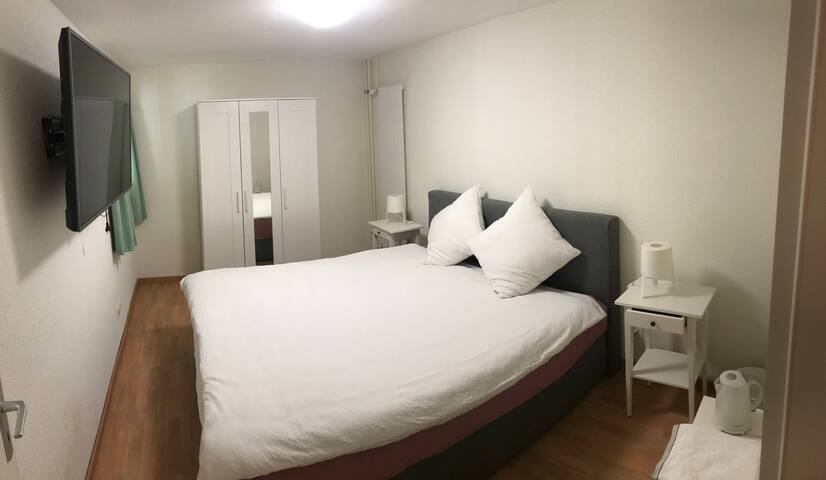 Gemütliches Zimmer beim Restaurant mit Biergarten