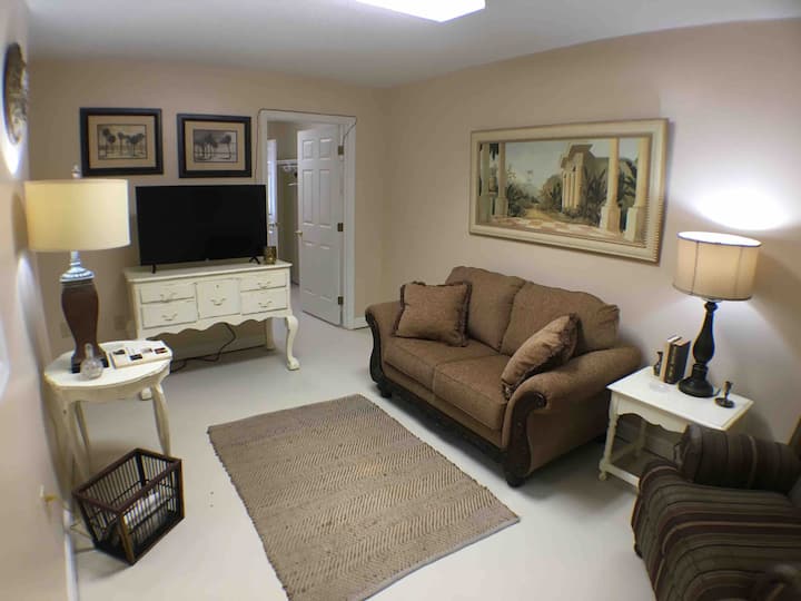 LA Getaway 202 Apartments for Rent in Whiteville, North Carolina