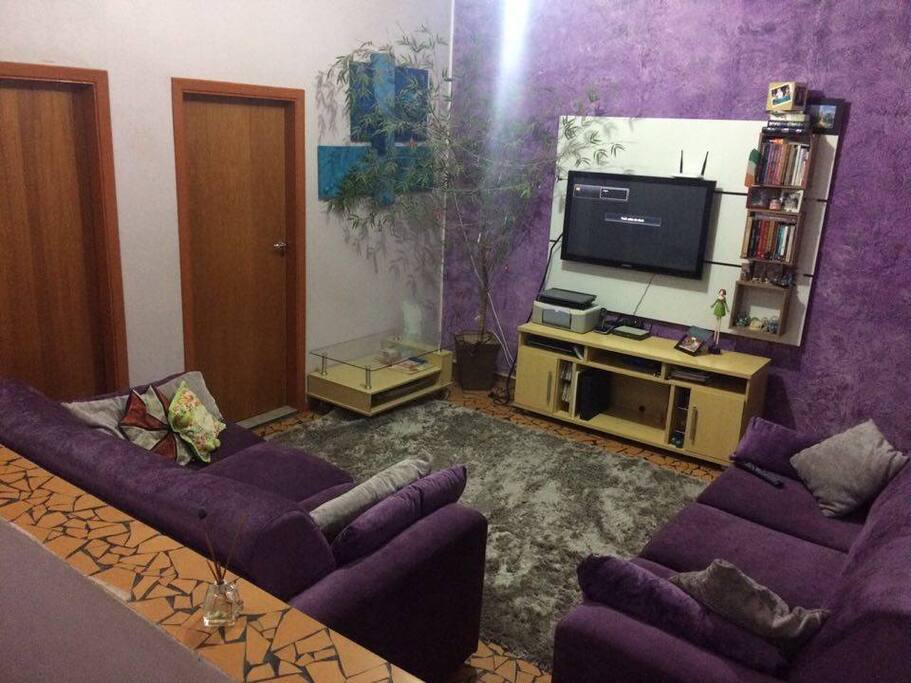 Sala com TV, DVD, WIFI, MUSIC