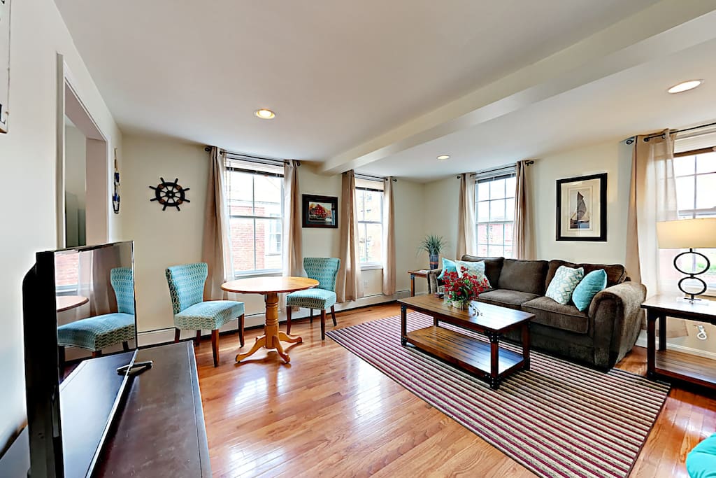 Brand New Apartment in Prime Newport Location! Apartments for Rent in