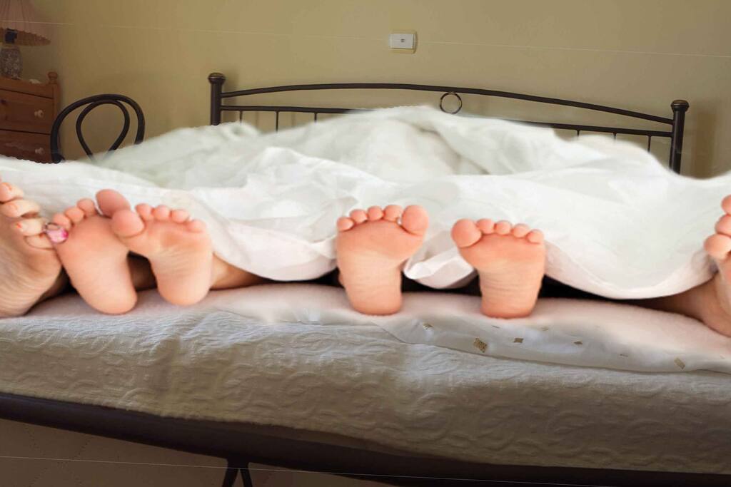 2 bedrooms, 3 seperate beds for a family.