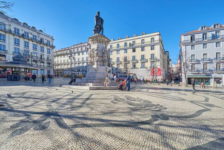 Wonderful 3 Bedroom Apart in Chiado | Bairro Alto gallery image 5