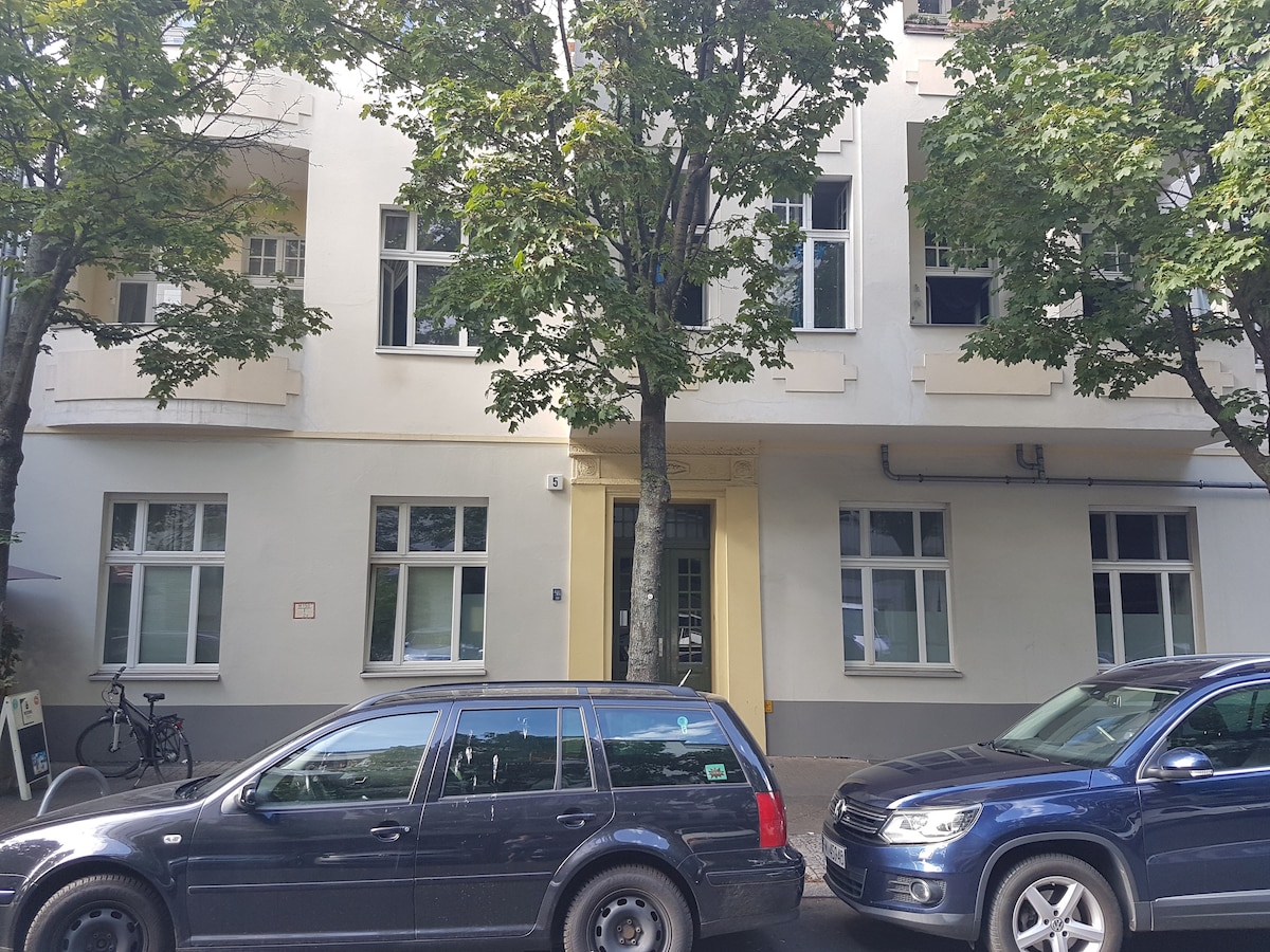 Successful Airbnb property: Apartment 15 in Alt Treptow
