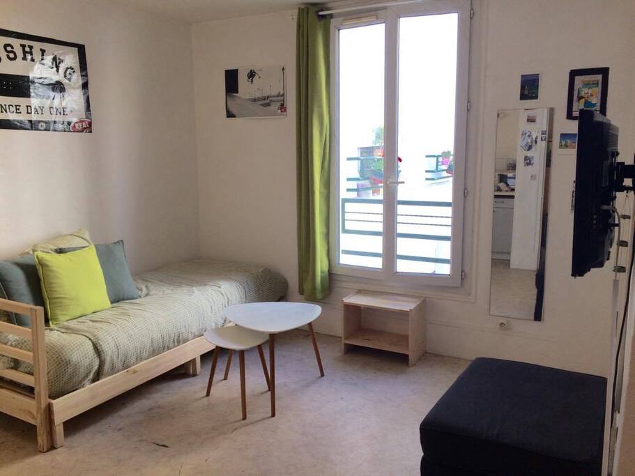 Pièce principale avec lit gigogne ( deux matelas)