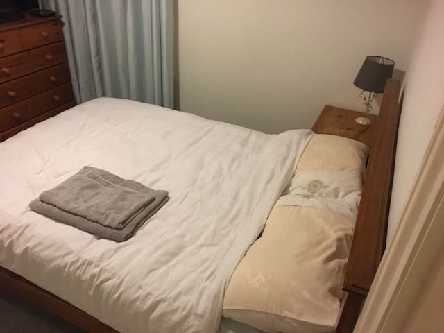 Double room available in Aylesbury centre