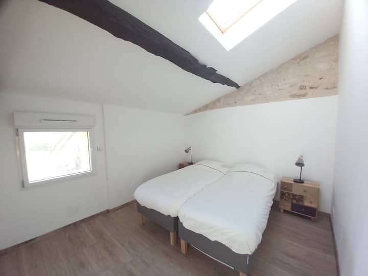 Chambre 2 à l'étage