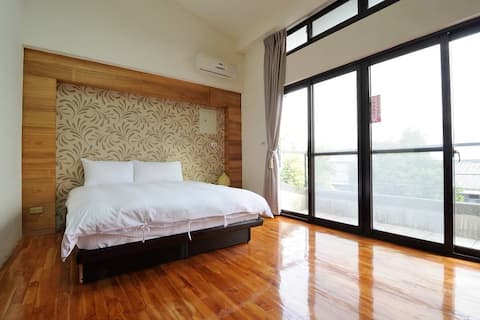 Sanyi Happy Small House - Elegant View Quad Room