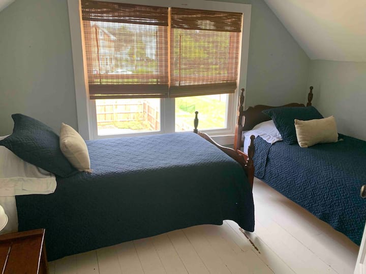 Chumba cha kulala cha ghorofa, vitanda viwili pacha 