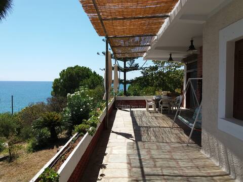 Seaside house 110m2 - Beachfront