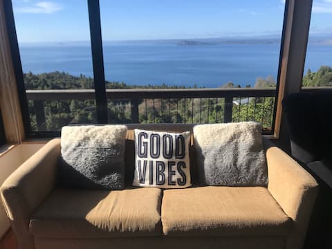 Lake Taupo Water View Tongariro & Whakapapa Skiing