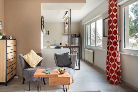 Les Mermes in Veigy, Alliez calm and refinement ten minutes from Geneva Private parking