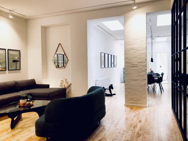 ★185m2 Best Location city LUXURY 5★ Prof Cleaning★ gallery image 5