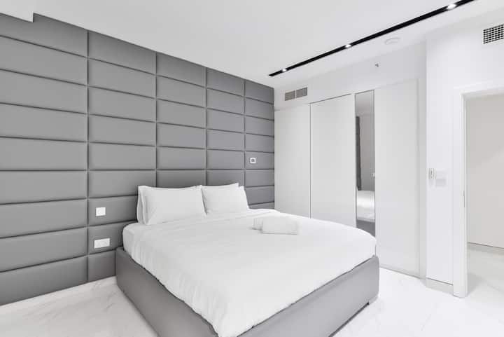 A chic decor and classic linens to add peace to your day