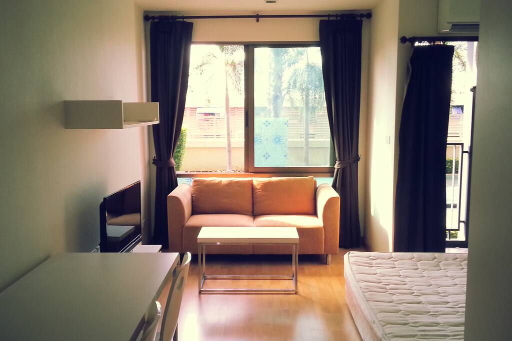 This corner is iconic! Dining, Living and Sleeping are connected to the calm scene.