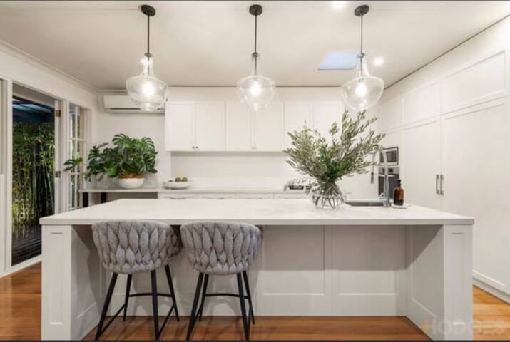 Boutique Hamptons Getaway! gallery image 2