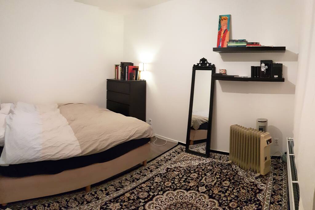 Bedroom with Kingsize bed, heater and electrical heater for the extra warmth. ( it can get pretty warm with the electrical heater on, but if that's how you roll )