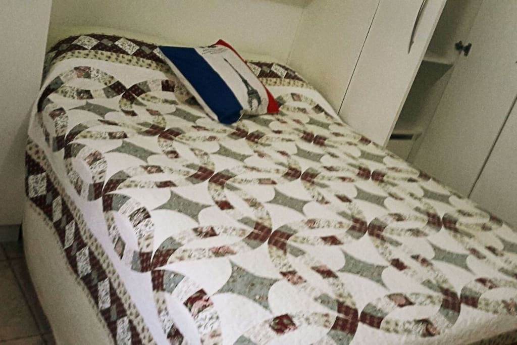 Cama de casal confortavel