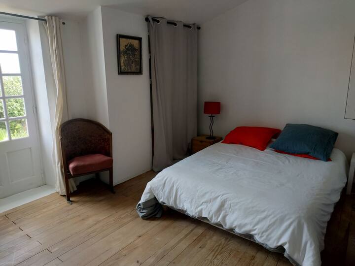 Habitación de 2 plantas, en el jardín