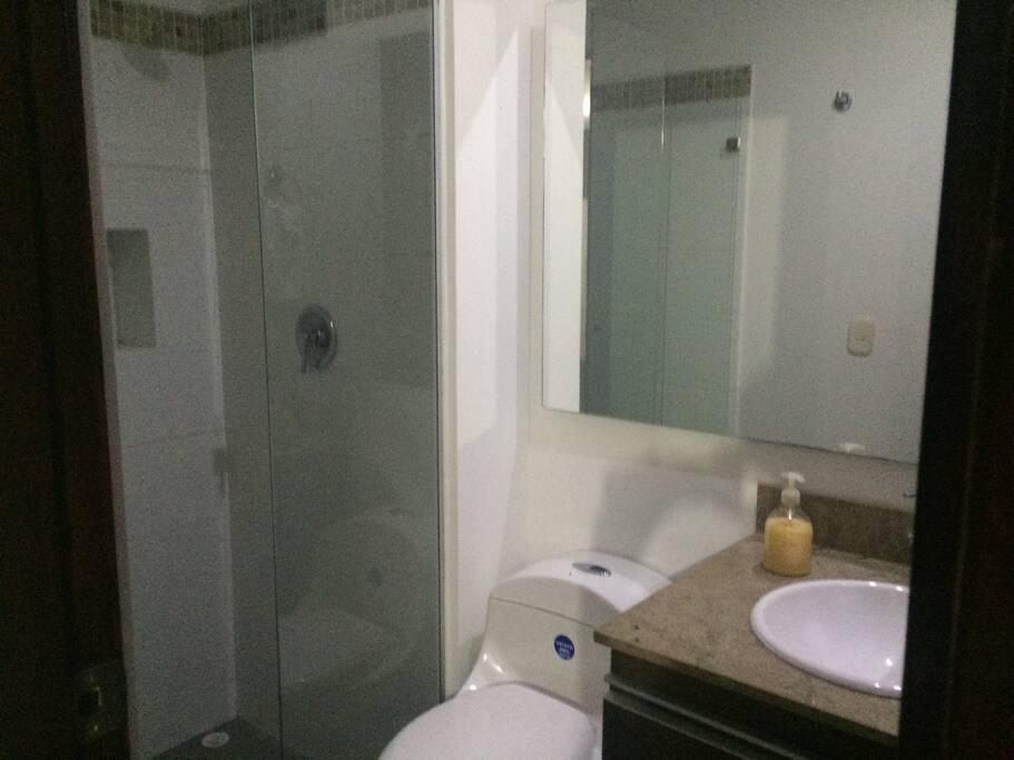 Baño/Bathroom