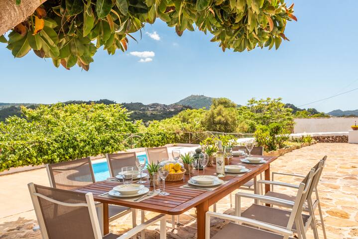 Listing in Es Mercadal