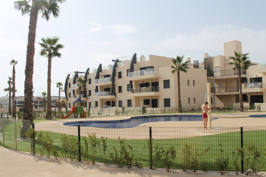 Résidence vue piscines et jacuzzi