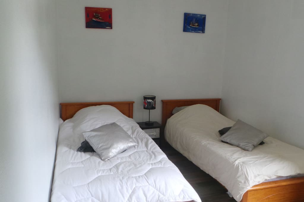 Chambre 2 lit 1 pers