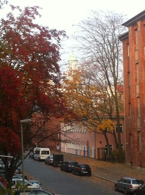 see the Frankfurter Tor from the balkony!
