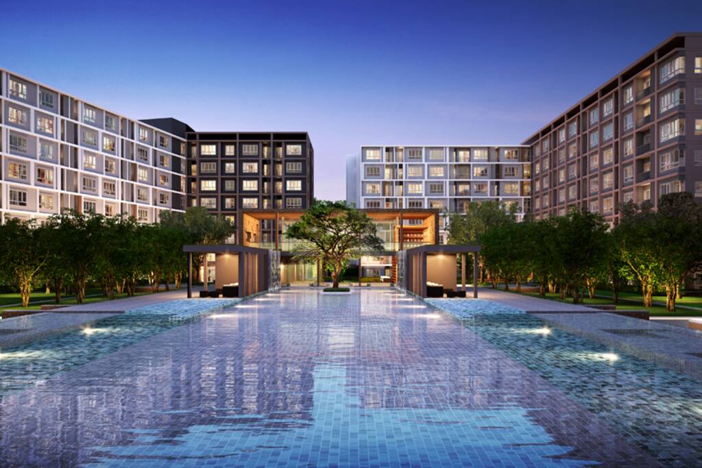 Very Large Swimming Pool